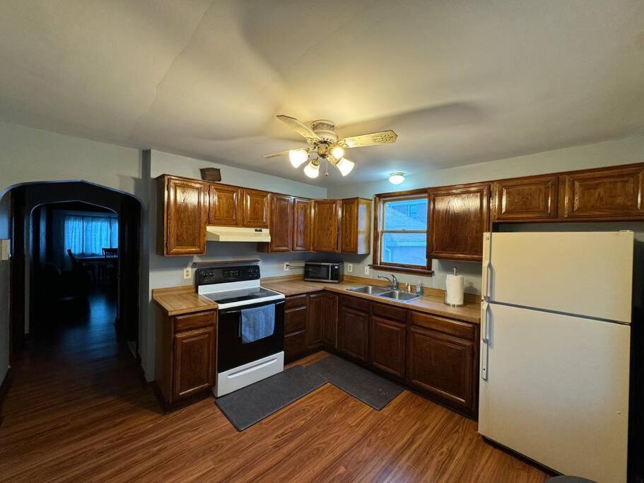 Comfy Getaway At Falls! Apartment Ниагарски водопад Екстериор снимка